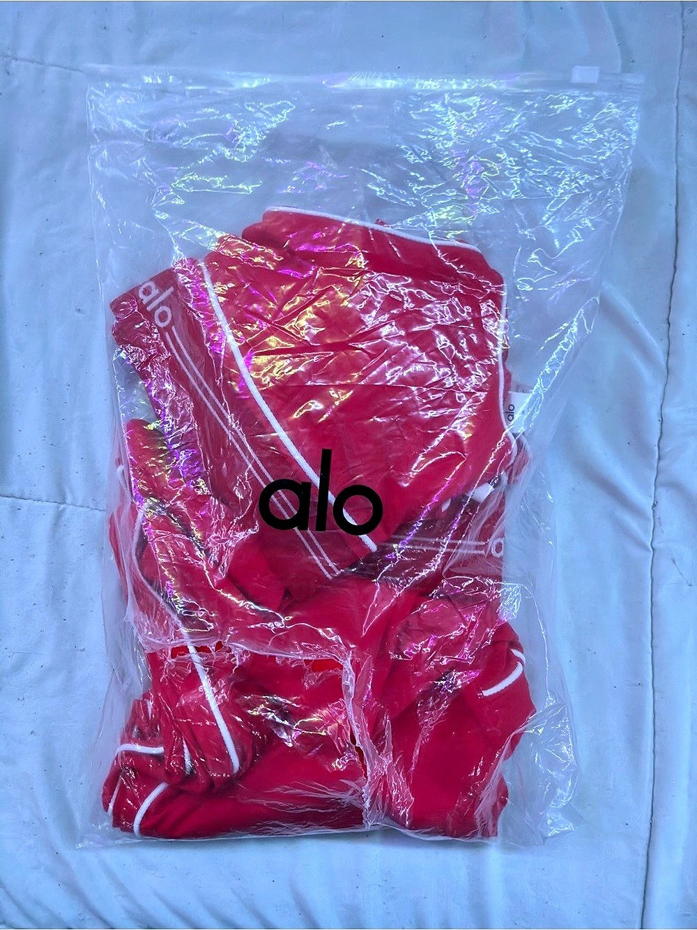 Alo Yoga Airbrush Heart Throb Set (Bra & High-Waist Legging) Red & White Medium - Picture 3 of 4